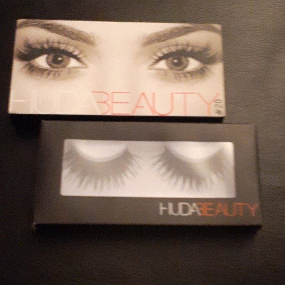 Lashes - Picture 2 of 4